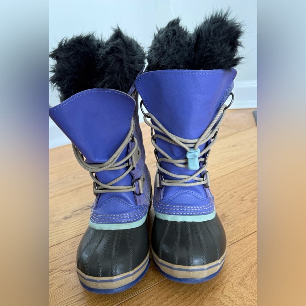 Sorel Youth Snow Boots Size 2 Purple Black Insulated Winter Boots Girls